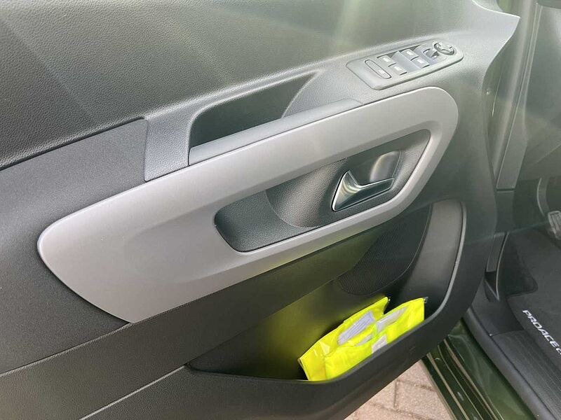 Toyota Proace City Verso 1.2 Turbo L1 Teamplayer