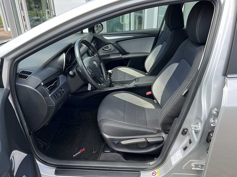 Toyota Avensis 1.8 VVT-i , Comfort , Navi