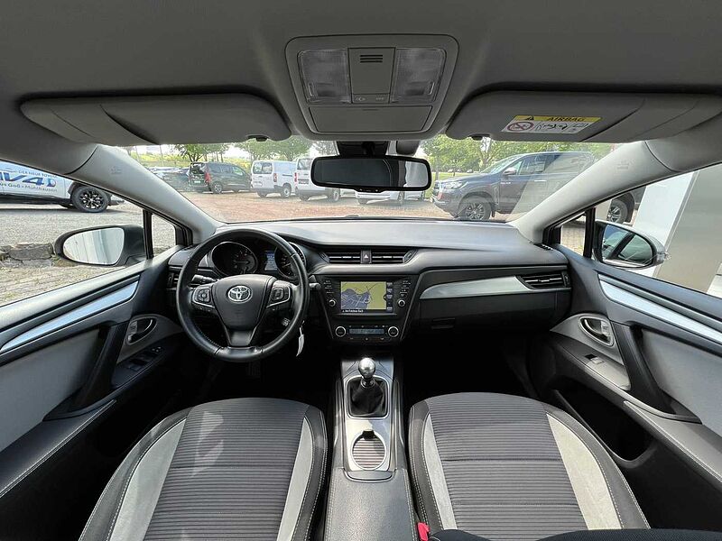 Toyota Avensis 1.8 VVT-i , Comfort , Navi