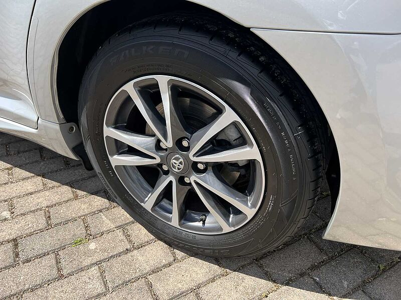 Toyota Avensis 1.8 VVT-i , Comfort , Navi