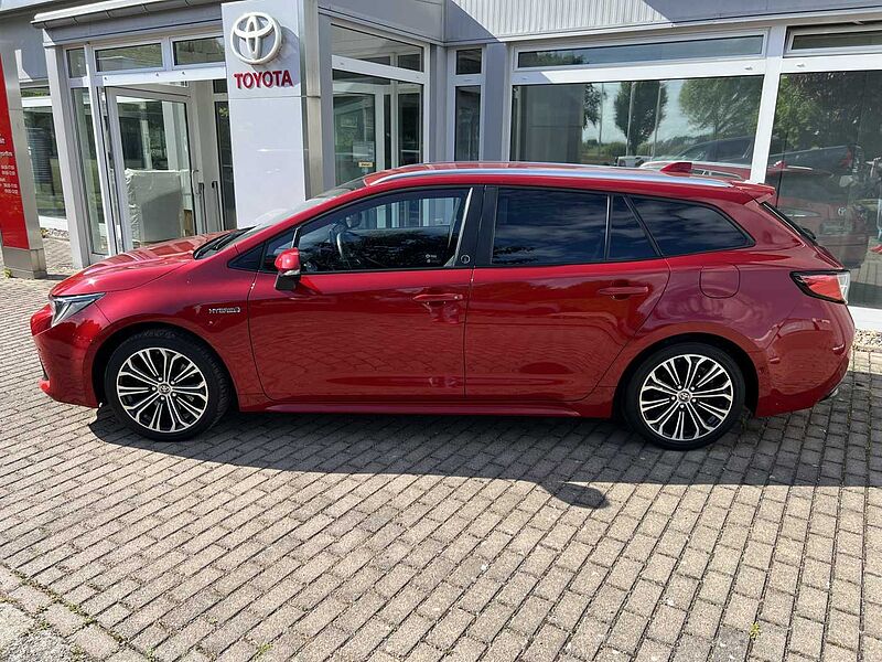 Toyota Corolla Touring Sports 2.0 Hybrid - Team D