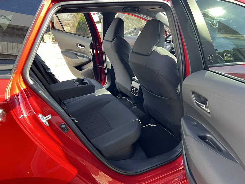 Toyota Corolla Touring Sports 2.0 Hybrid - Team D