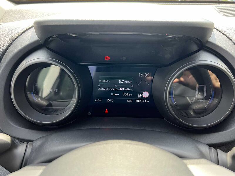 Toyota Yaris 1.5l - Club nur 18.000km