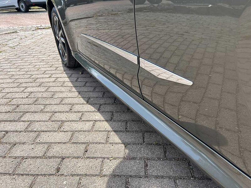 Toyota Yaris 1.5l - Club nur 18.000km