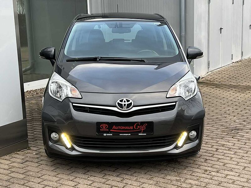 Toyota Verso-S Automatik - Club - Panoramadach und AHK