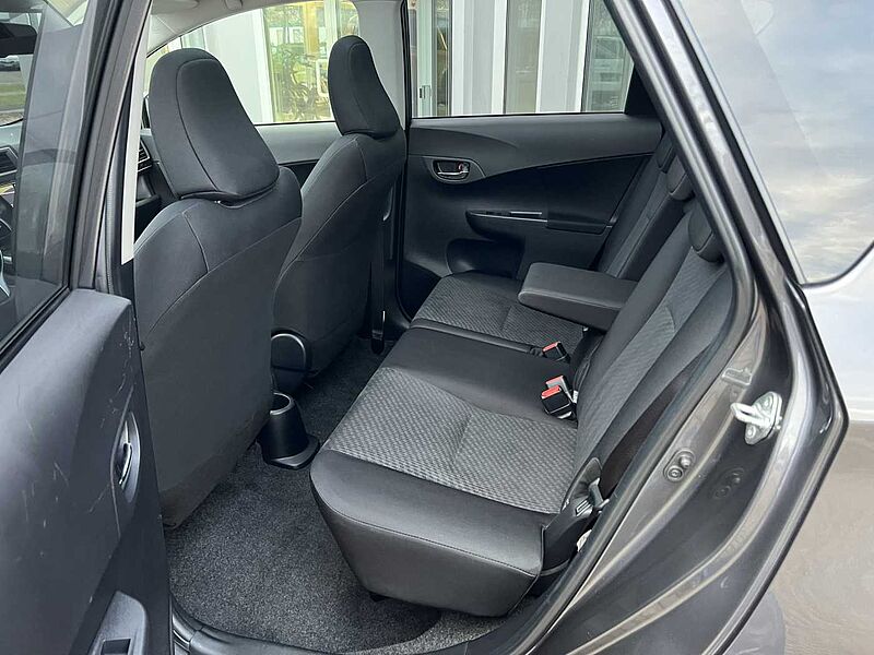 Toyota Verso-S Automatik - Club - Panoramadach und AHK