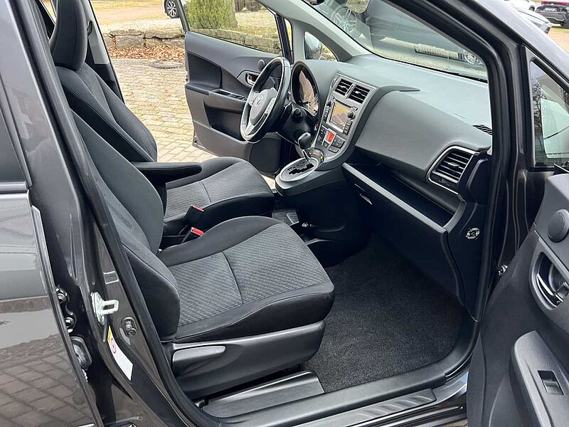 Toyota Verso-S Automatik - Club - Panoramadach und AHK