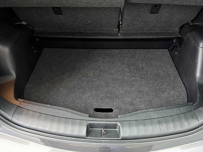 Toyota Verso-S Automatik - Club - Panoramadach und AHK