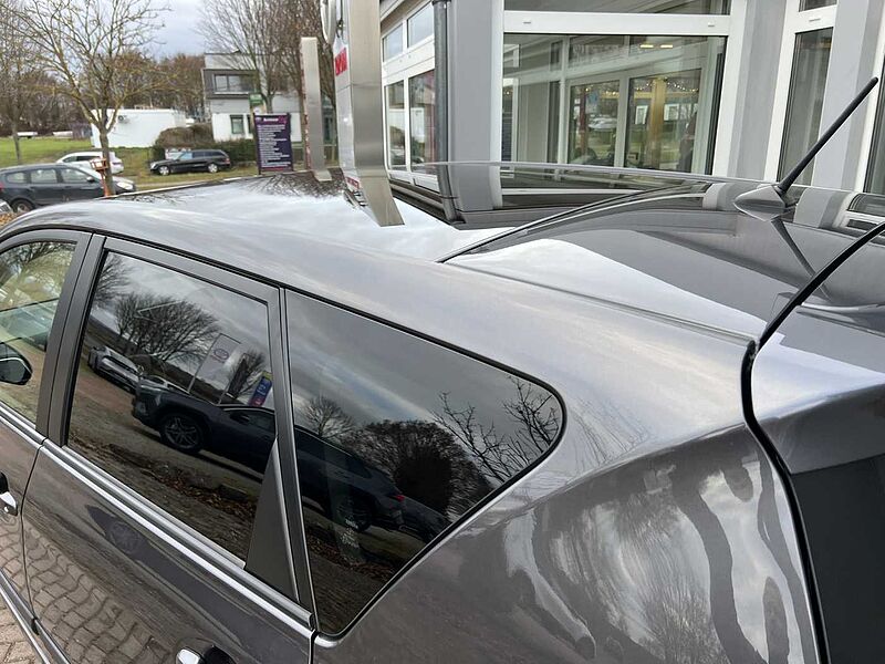 Toyota Verso-S Automatik - Club - Panoramadach und AHK