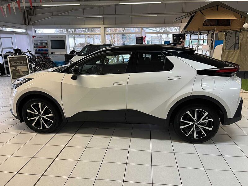 Toyota C-HR Plug - in Hybrid Teamplayer