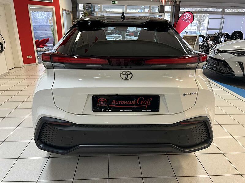 Toyota C-HR Plug - in Hybrid Teamplayer