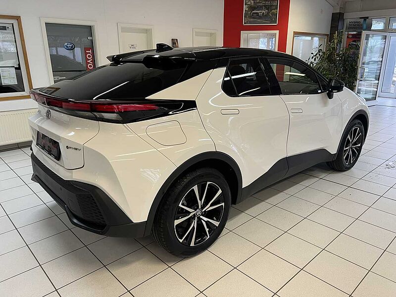 Toyota C-HR Plug - in Hybrid Teamplayer