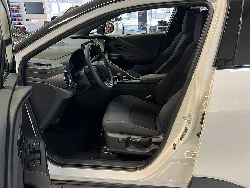 Toyota C-HR Plug - in Hybrid Teamplayer