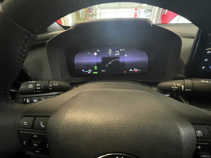 Toyota C-HR Plug - in Hybrid Teamplayer