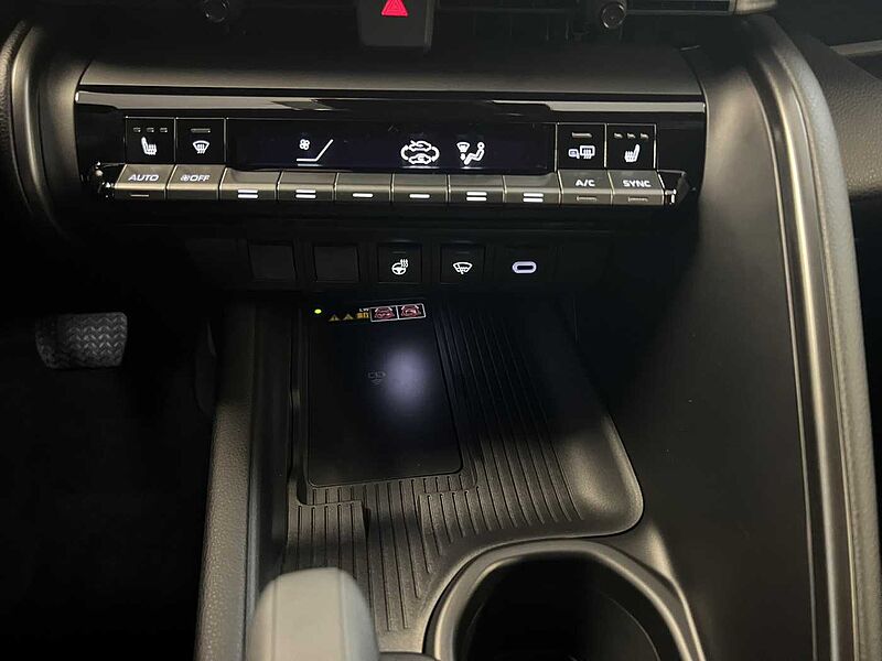 Toyota C-HR Plug - in Hybrid Teamplayer