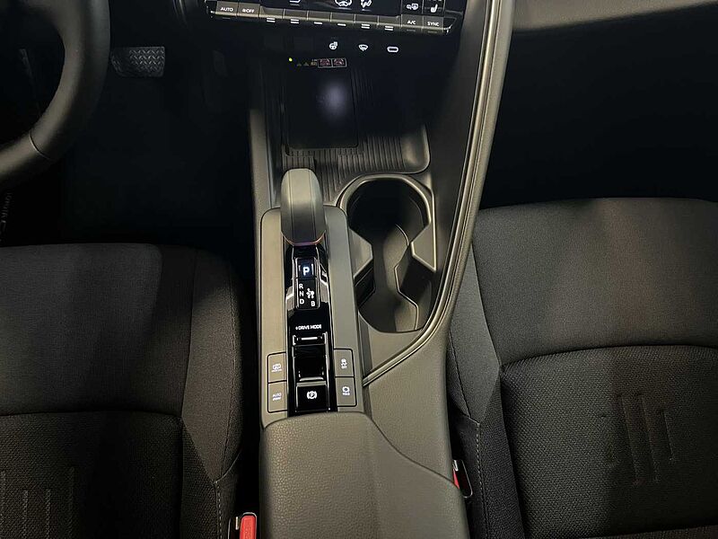 Toyota C-HR Plug - in Hybrid Teamplayer