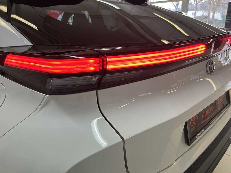 Toyota C-HR Plug - in Hybrid Teamplayer