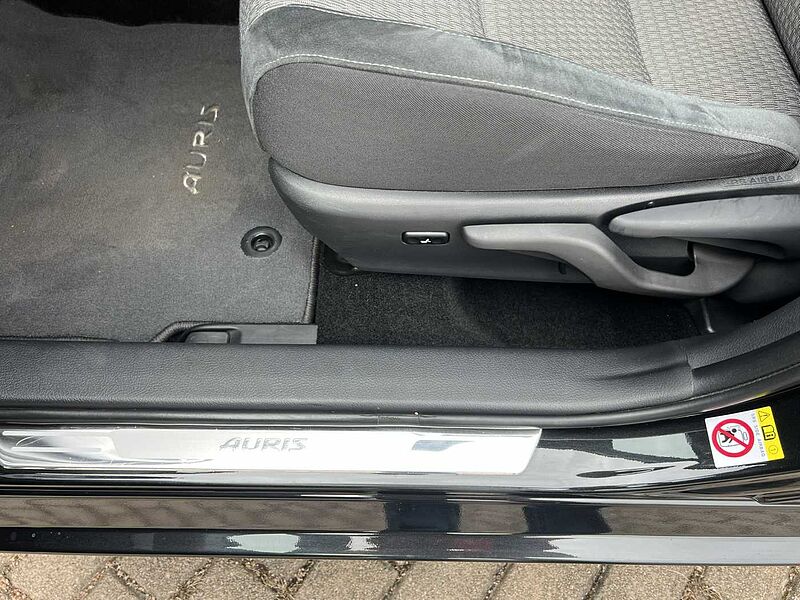 Toyota Auris Auris Touring Sports Team D