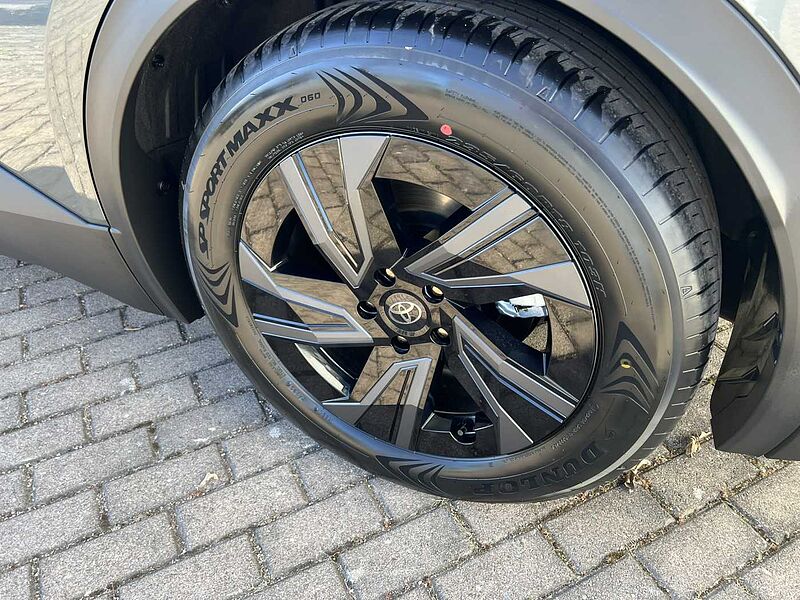 Toyota C-HR + Teamplayer 4x2