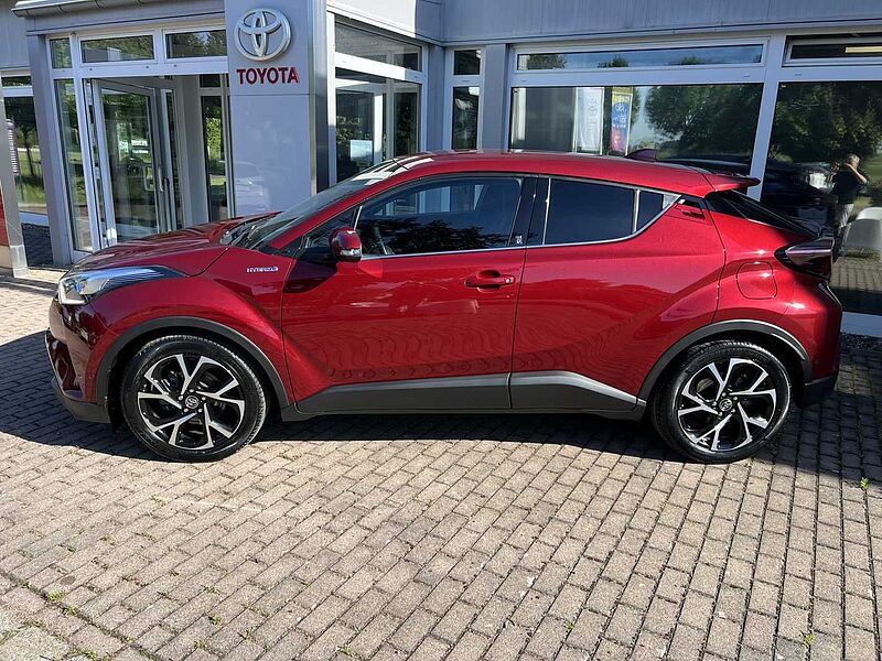 Toyota C-HR Team Deutschland mit LED Paket und Navi