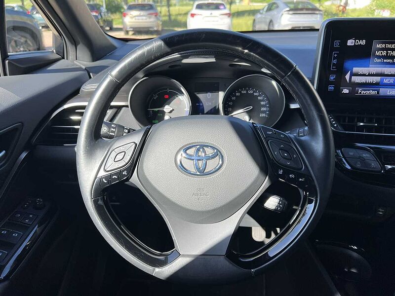 Toyota C-HR Team Deutschland mit LED Paket und Navi