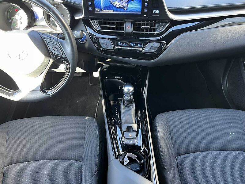 Toyota C-HR Team Deutschland mit LED Paket und Navi