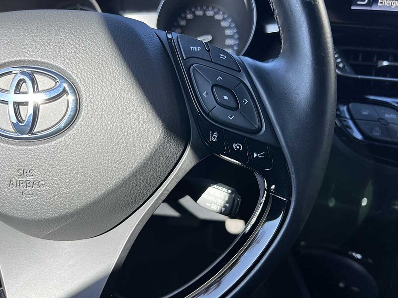 Toyota C-HR Team Deutschland mit LED Paket und Navi
