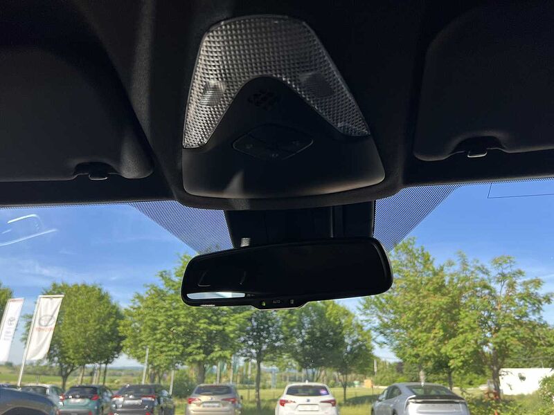 Toyota C-HR Team Deutschland mit LED Paket und Navi