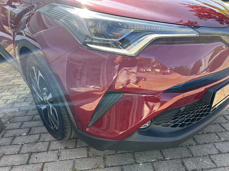 Toyota C-HR Team Deutschland mit LED Paket und Navi