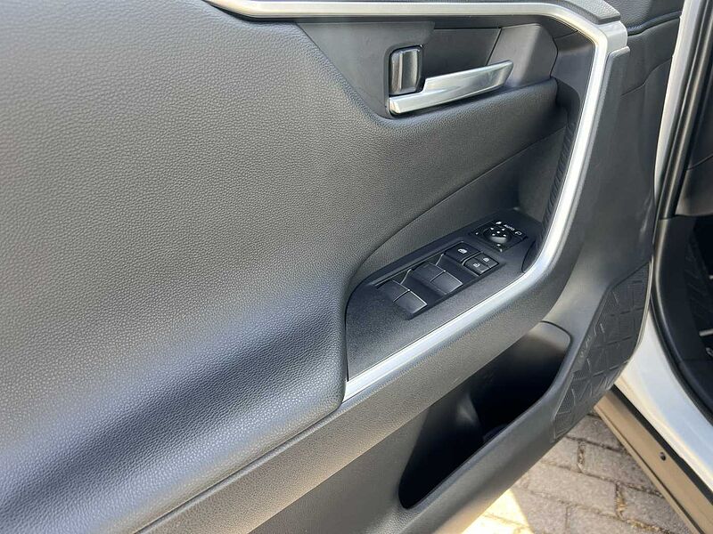 Toyota RAV4 Hybrid Style Selection - 360&deg;Kamera - Leder