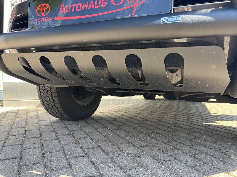 Toyota Hilux Spezial Umbau Automatik