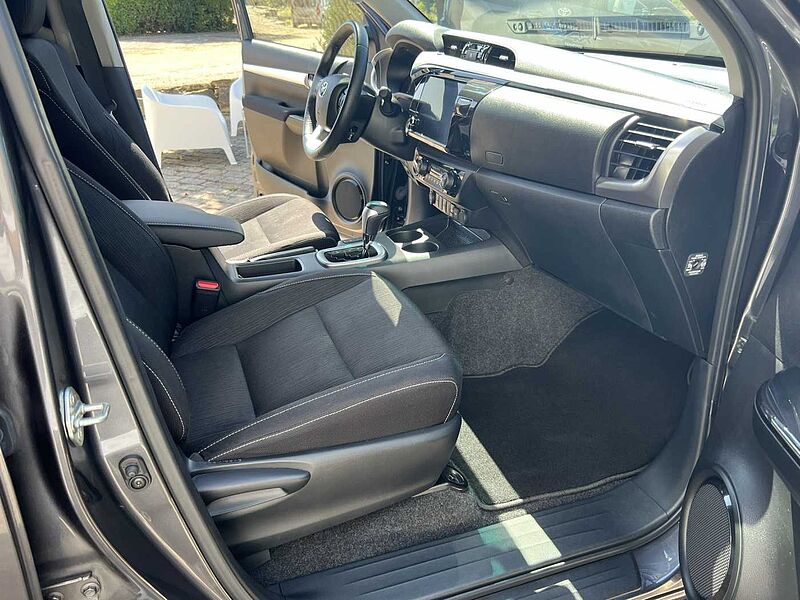 Toyota Hilux Spezial Umbau Automatik