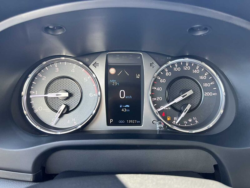 Toyota Hilux Spezial Umbau Automatik
